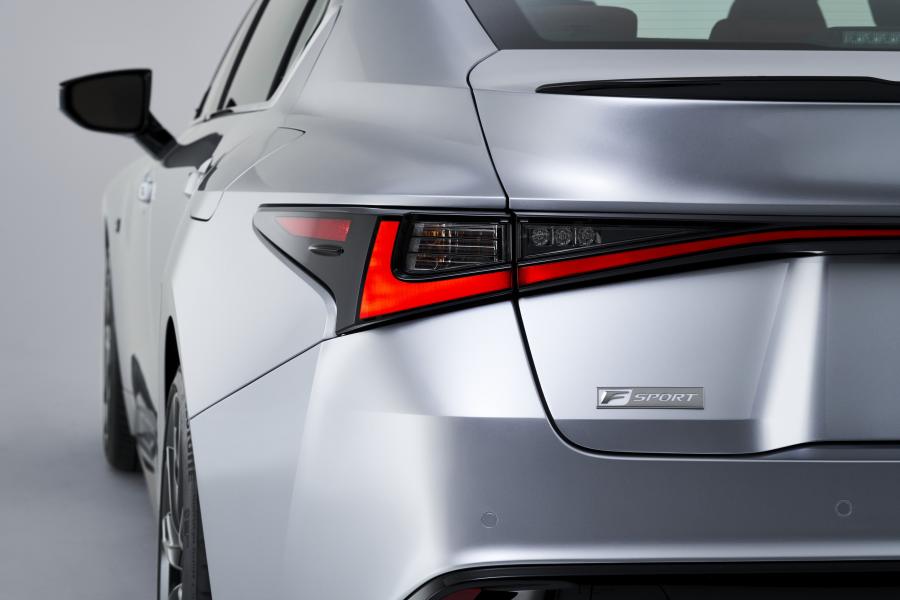 Детали экстерьера Lexus IS350 F-Sport 2020 года  (NA) (фото 2 из 51)